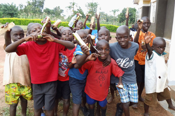 Ein Jahresrückblick unserer Patenkinder aus Uganda